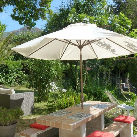 Large Private Garden, Quiet 2-Bedroom Apartment, Air Conditioning, Wifi, Parking Cassis Eksteriør bilde