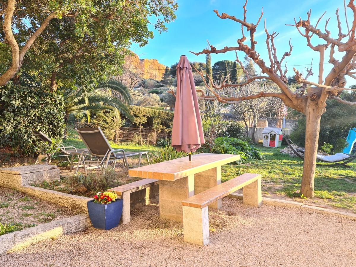 Large Private Garden, Quiet 2-Bedroom Apartment, Air Conditioning, Wifi, Parking Cassis Eksteriør bilde