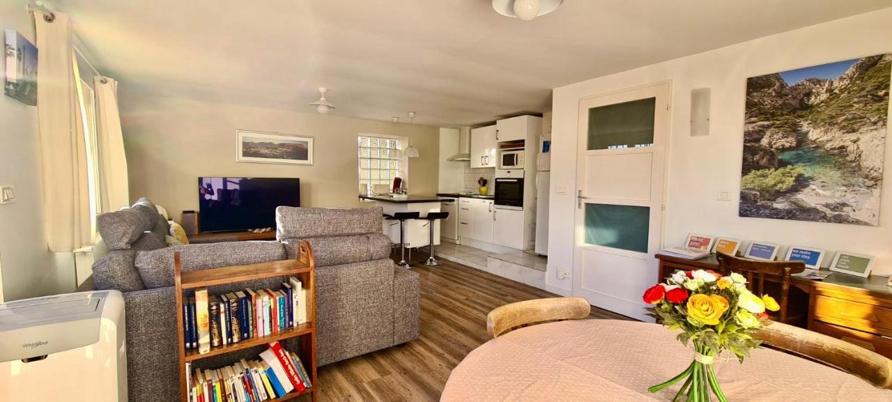 Large Private Garden, Quiet 2-Bedroom Apartment, Air Conditioning, Wifi, Parking Cassis Eksteriør bilde