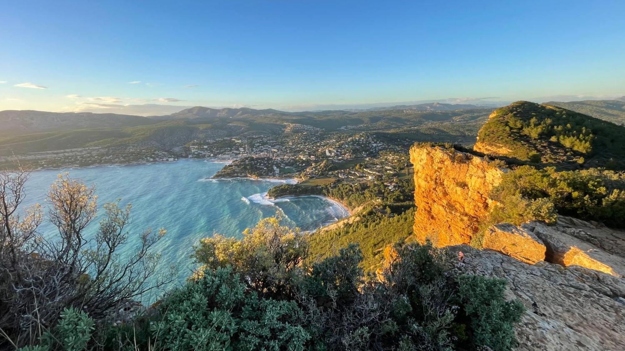 Large Private Garden, Quiet 2-Bedroom Apartment, Air Conditioning, Wifi, Parking Cassis Eksteriør bilde