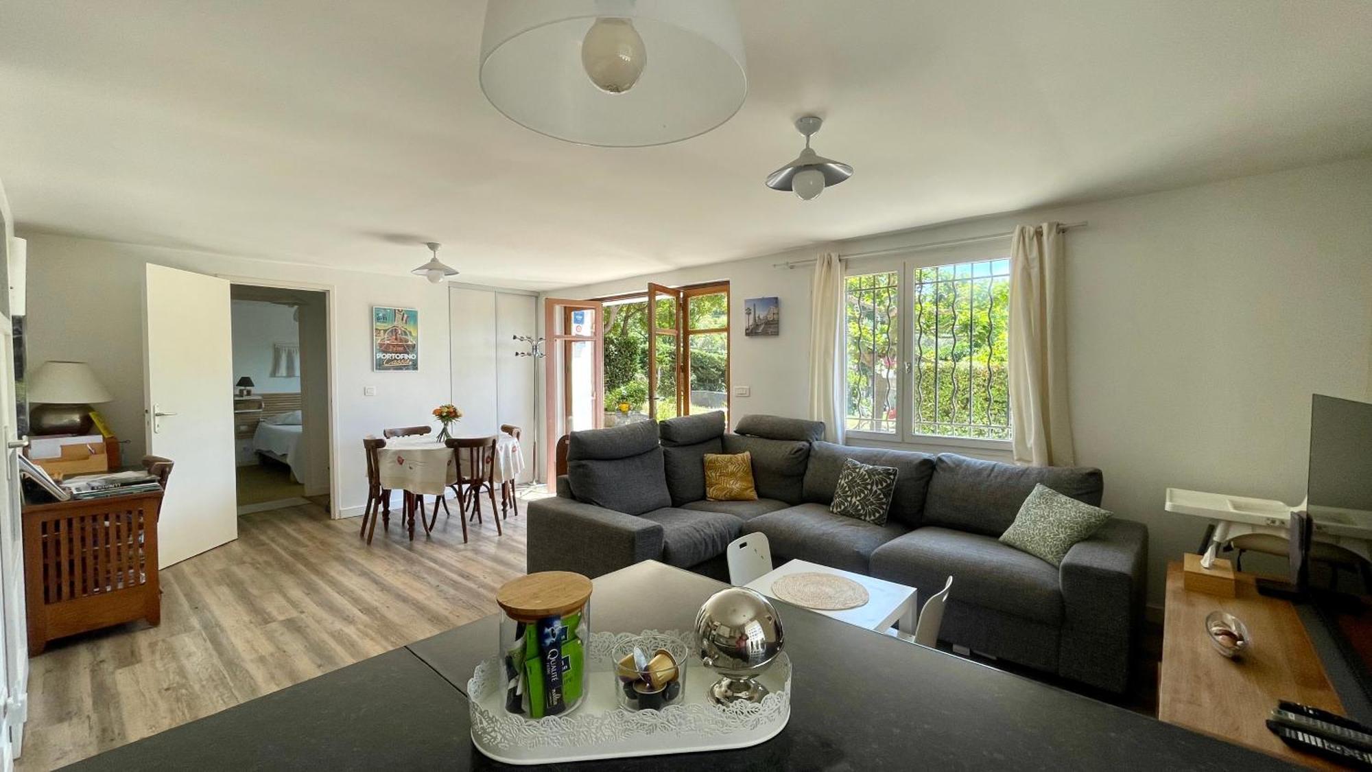 Large Private Garden, Quiet 2-Bedroom Apartment, Air Conditioning, Wifi, Parking Cassis Eksteriør bilde