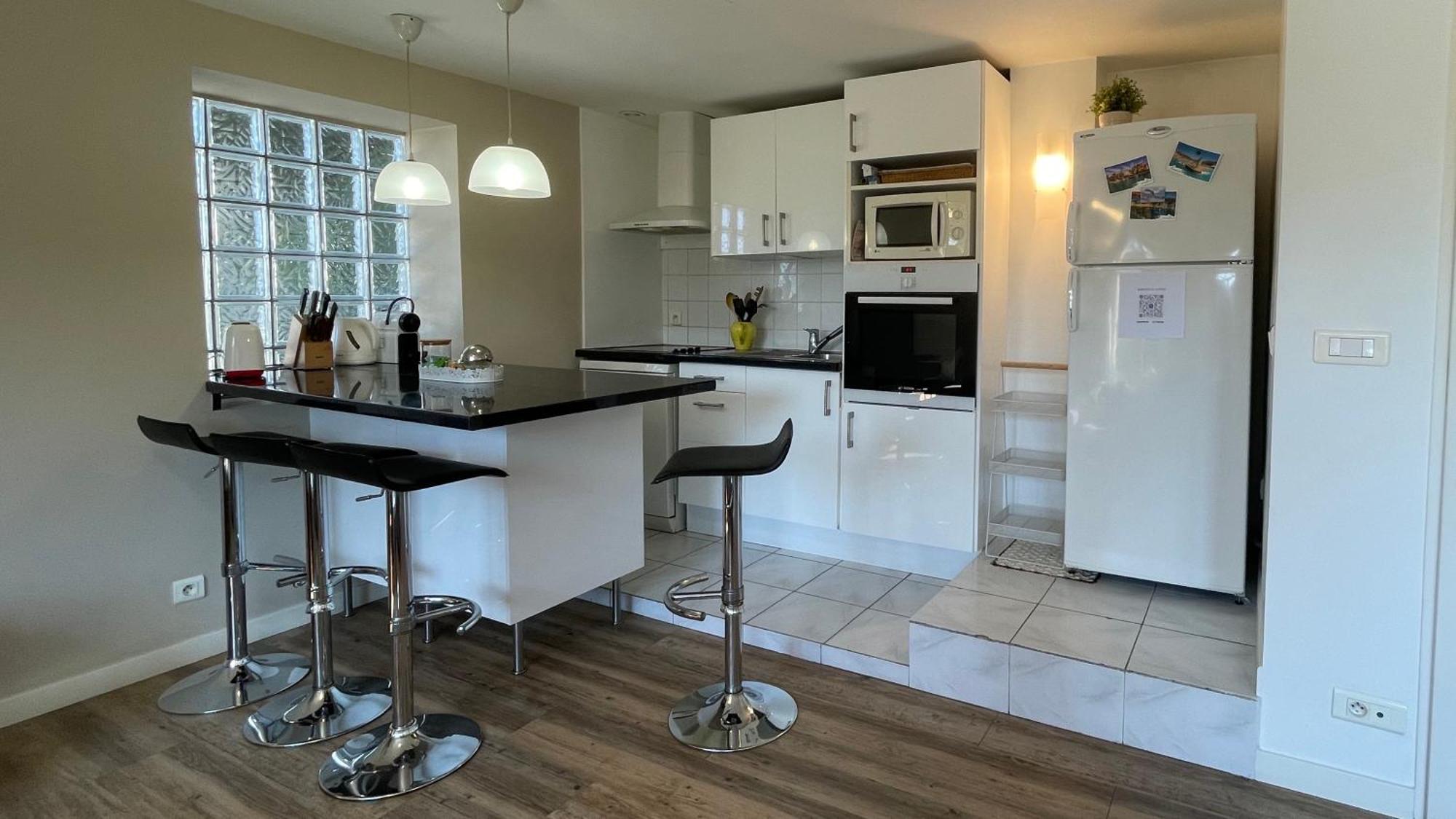 Large Private Garden, Quiet 2-Bedroom Apartment, Air Conditioning, Wifi, Parking Cassis Eksteriør bilde