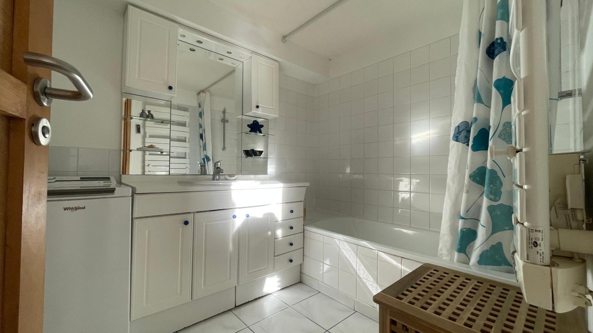 Large Private Garden, Quiet 2-Bedroom Apartment, Air Conditioning, Wifi, Parking Cassis Eksteriør bilde
