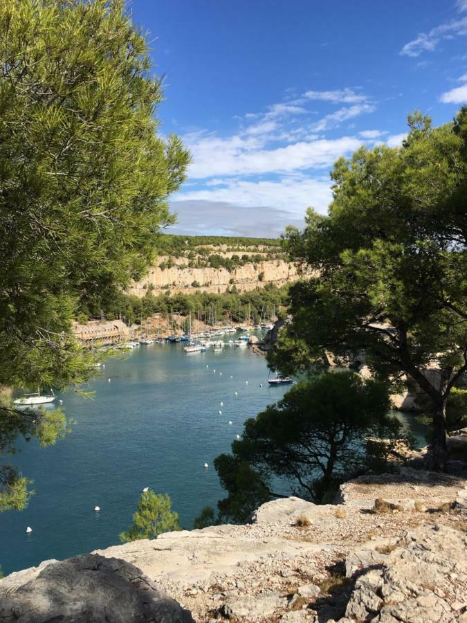 Large Private Garden, Quiet 2-Bedroom Apartment, Air Conditioning, Wifi, Parking Cassis Eksteriør bilde